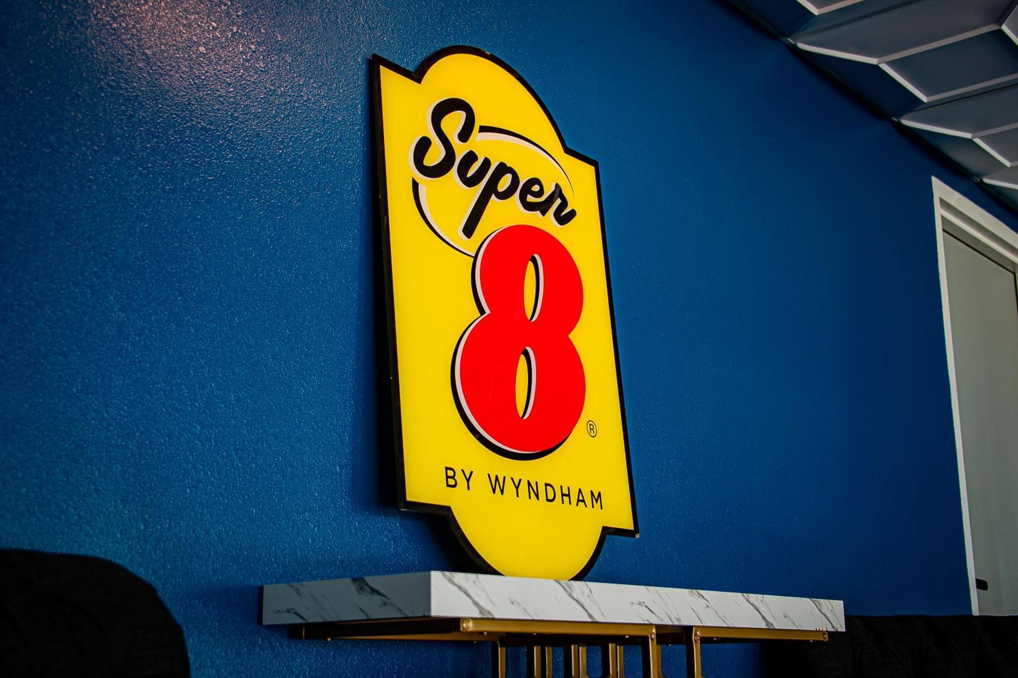 Super 8 By Wyndham Biloxi Motel Exterior photo